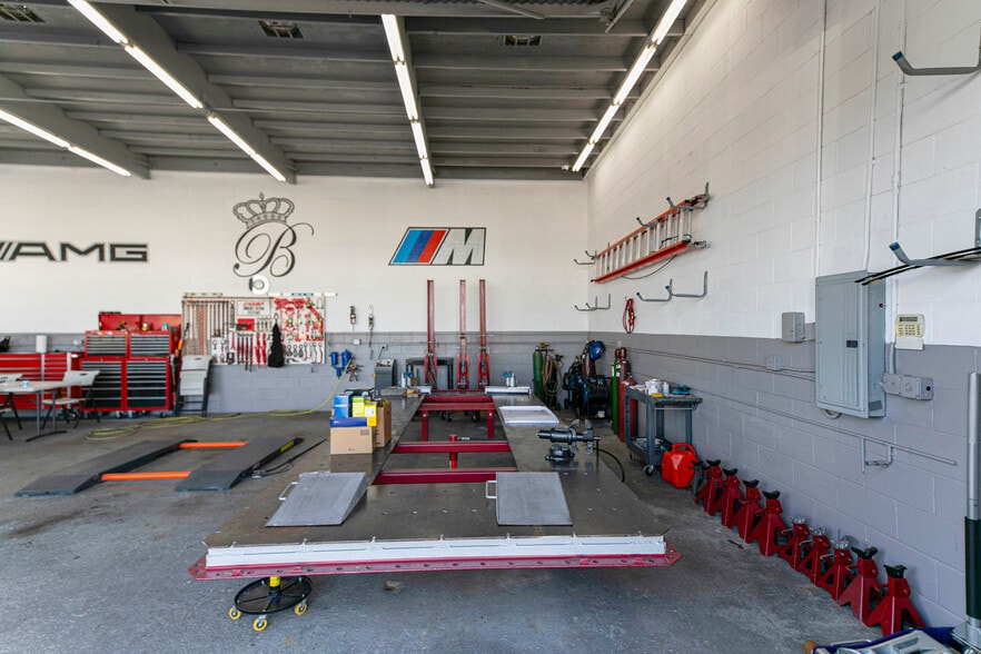 More Photos Of 10837 Burbank Blvd, North Hollywood Auto Repair For Sale