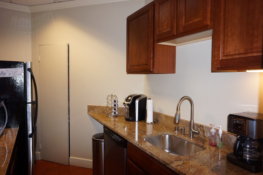 More Photos Of 730 17th St, Denver Office For Sale