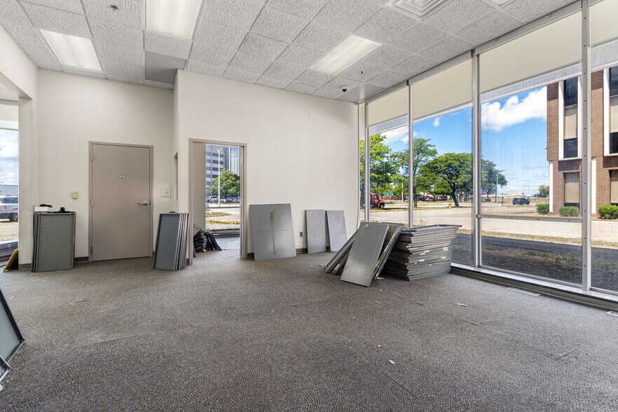 More Photos Of 20800 Greenfield Rd, Oak Park Medical For Sale