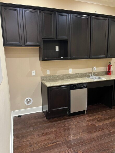 More Photos Of 4501 Cartwright Rd, Missouri City Unknown For Lease