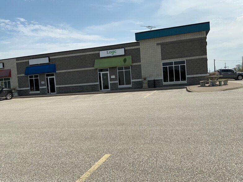 More Photos Of 310 Croft Dr, Lakeshore Storefront For Lease