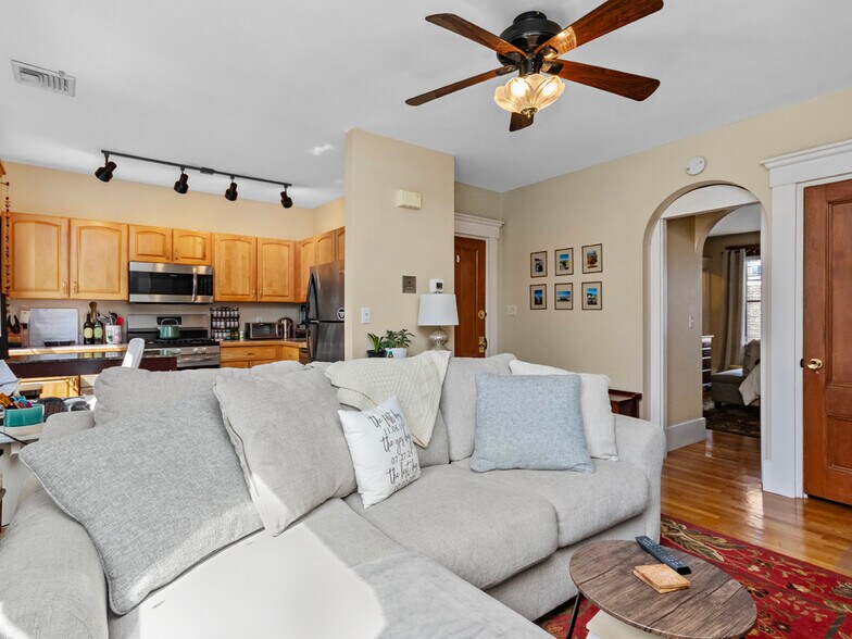 More Photos Of 43 Chestnut St, Boston Apartments For Sale