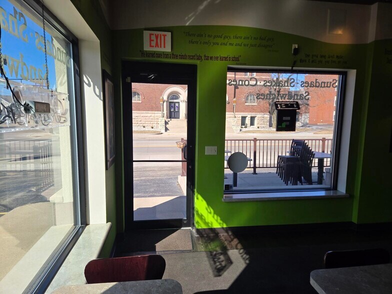 More Photos Of 1226 Oregon St, Oshkosh Restaurant For Sale