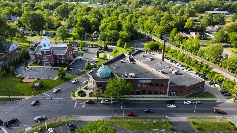 More Photos Of 3121 Broadway St, Paducah Storefront Retail Office For Sale