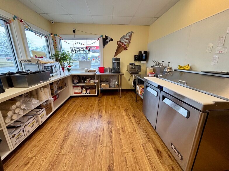 More Photos Of 180 Sacandaga Rd, Schenectady General Retail For Sale