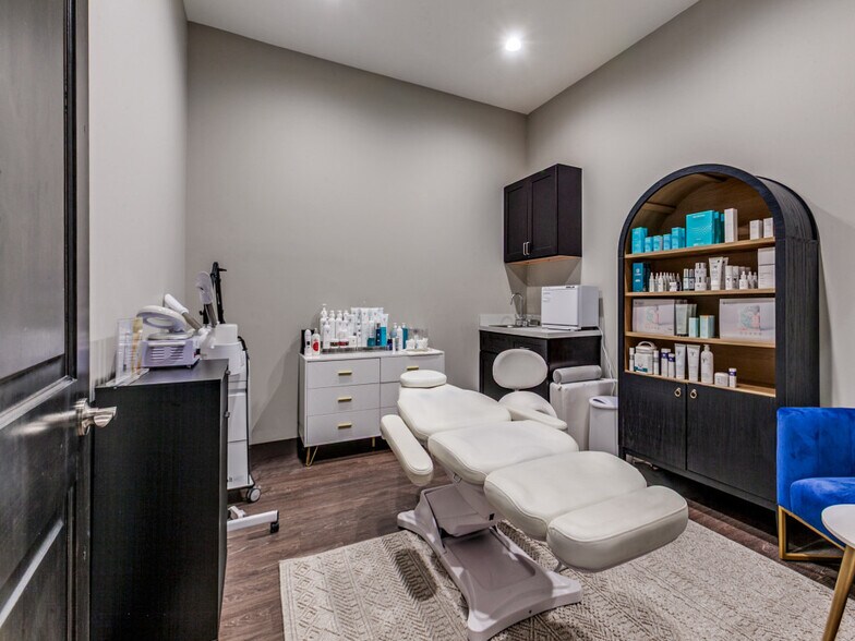 More Photos Of 540 W Frontier Pky, Prosper Healthcare For Lease