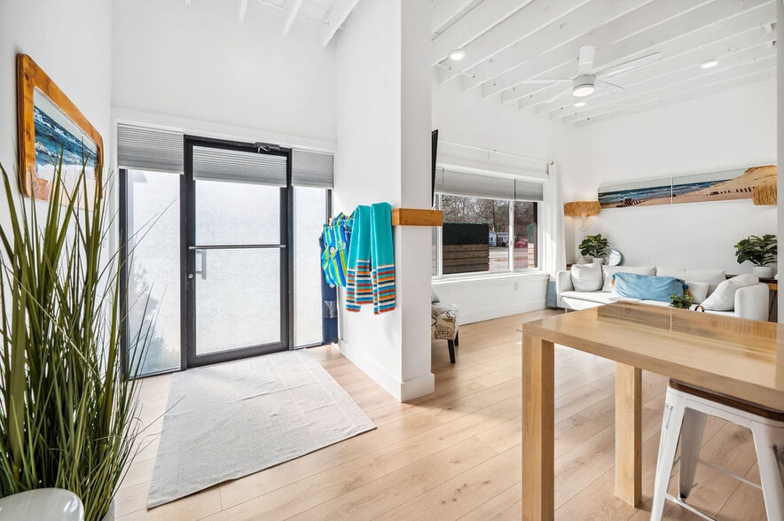 More Photos Of 13662 Red Arrow Hwy, Harbert Hotel For Sale