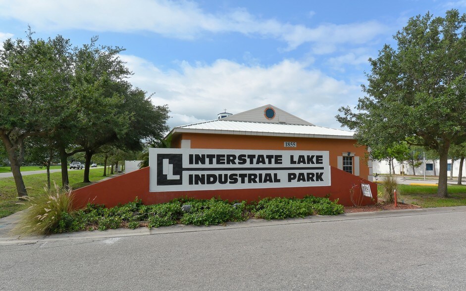 More Photos Of 2341 Porter Lake Dr, Sarasota Warehouse For Lease