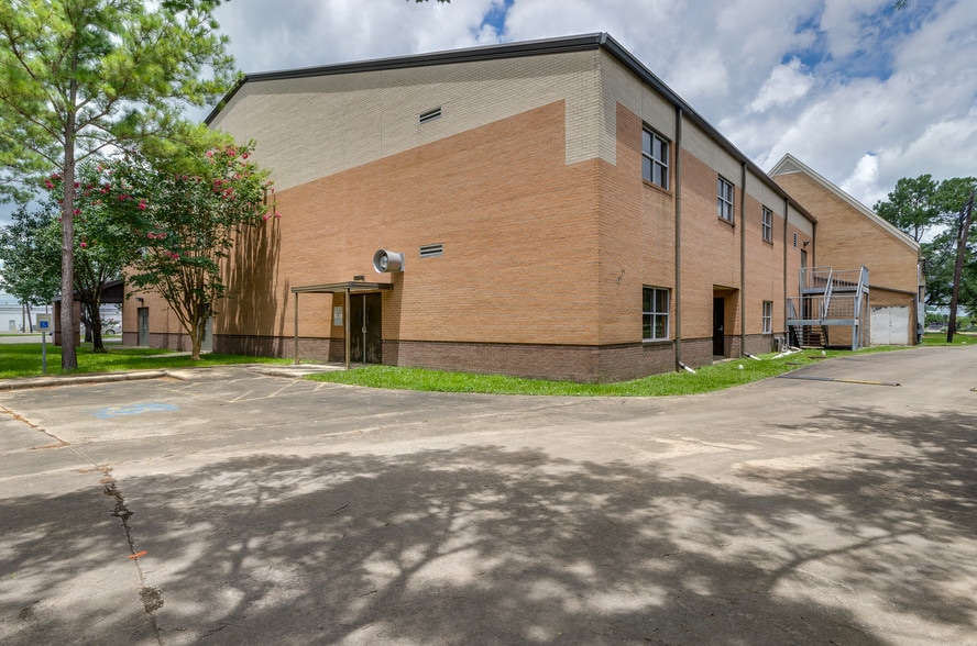 More Photos Of 1411 W Main St, League City Schools For Sale