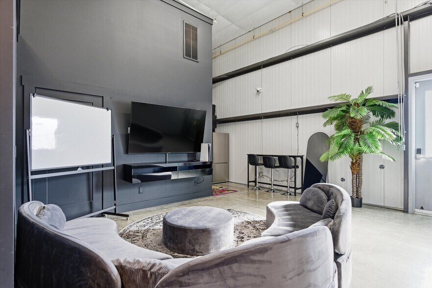 More Photos Of 370 Herron Dr, Nashville Loft Creative Space For Sale