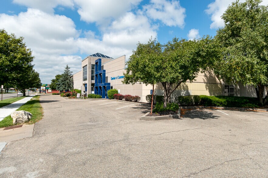 More Photos Of 222 W 6th St, Junction City Office For Sale