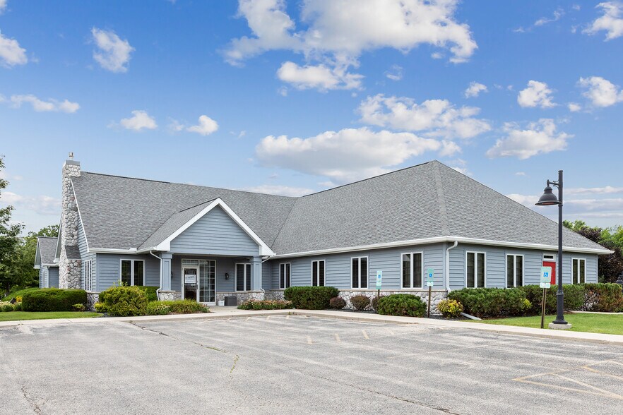 Primary Photo Of 952 S Park Ave, Fond Du Lac Medical For Sale