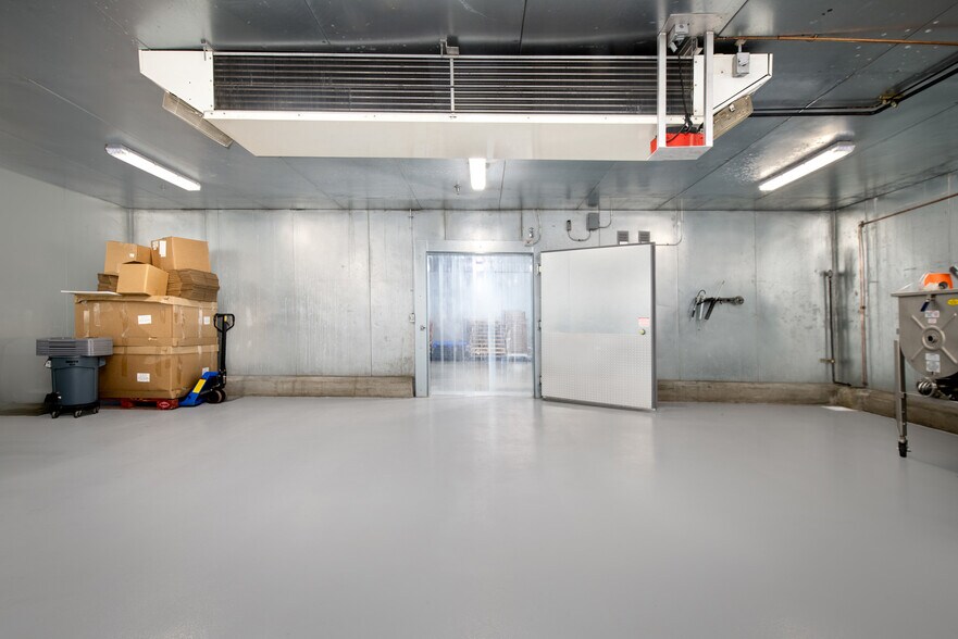 More Photos Of 810 Whispering Pines Ln, Grass Valley Refrigeration Cold Storage For Sale
