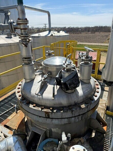 More Photos Of 5640 44th Ave S, Clinton Industrial For Sale