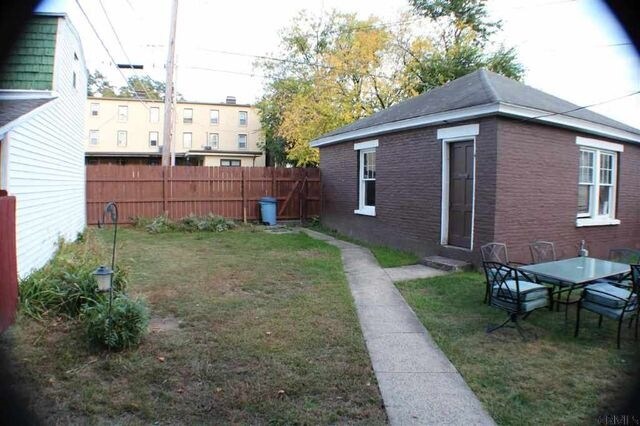 More Photos Of 562 5th Ave, Troy Specialty For Lease