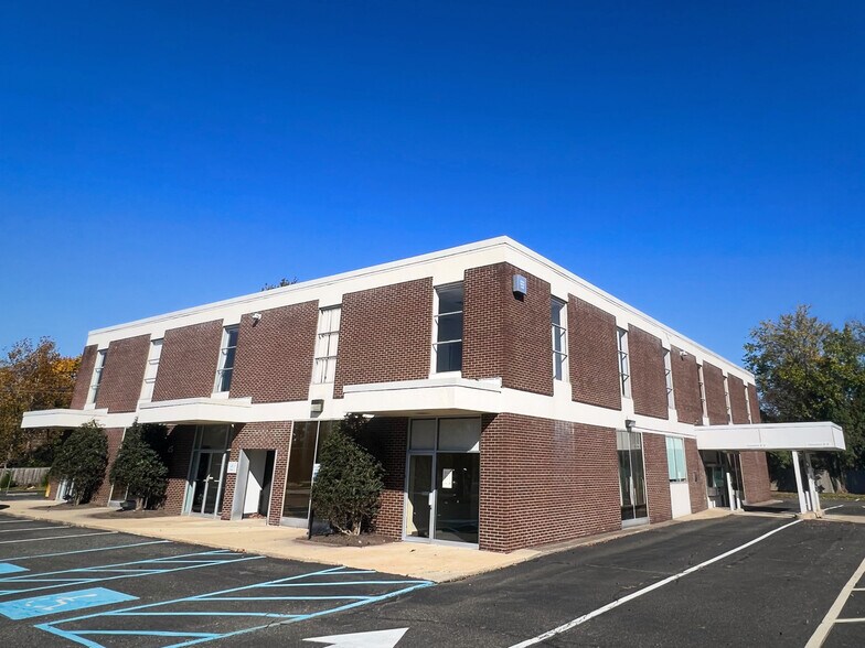 More Photos Of 25 W Skippack Pike, Blue Bell Office For Lease