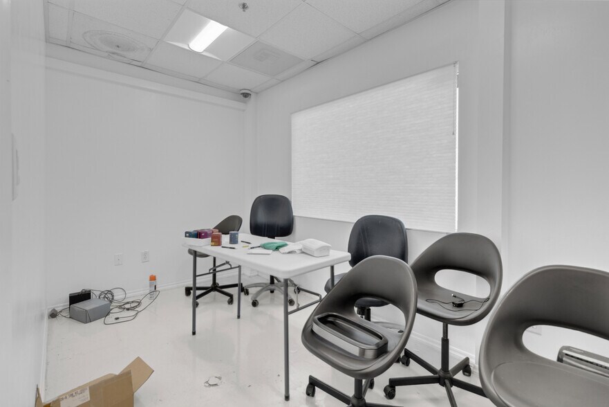 More Photos Of 991 Industrial Way, King City Warehouse For Lease