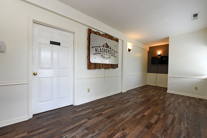 More Photos Of 10 Deer Crossing Trl, Blairsville Office For Sale