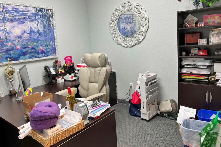 More Photos Of 3918 Telephone Rd, Lake Worth Medical For Lease