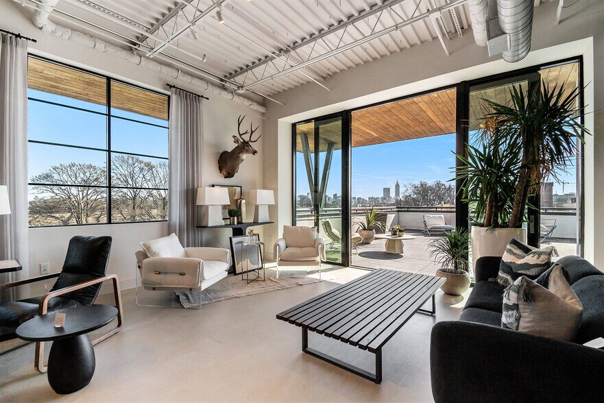 More Photos Of 1400 Howell Mill Rd NW, Atlanta Restaurant For Sale