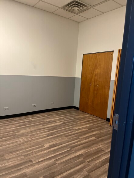 More Photos Of 6613-6621 Ogden Ave, Berwyn Storefront Retail Office For Sale
