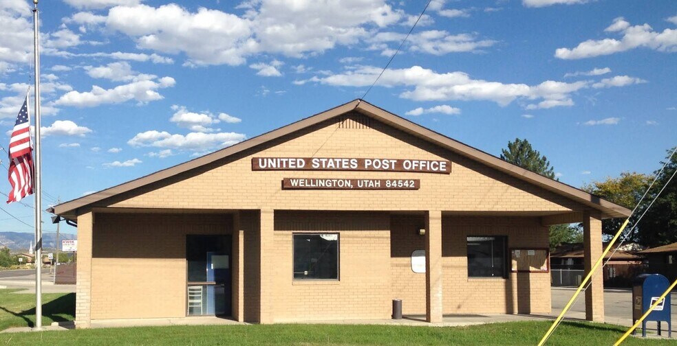 Primary Photo Of 610 E Main St, Wellington Service Station For Sale