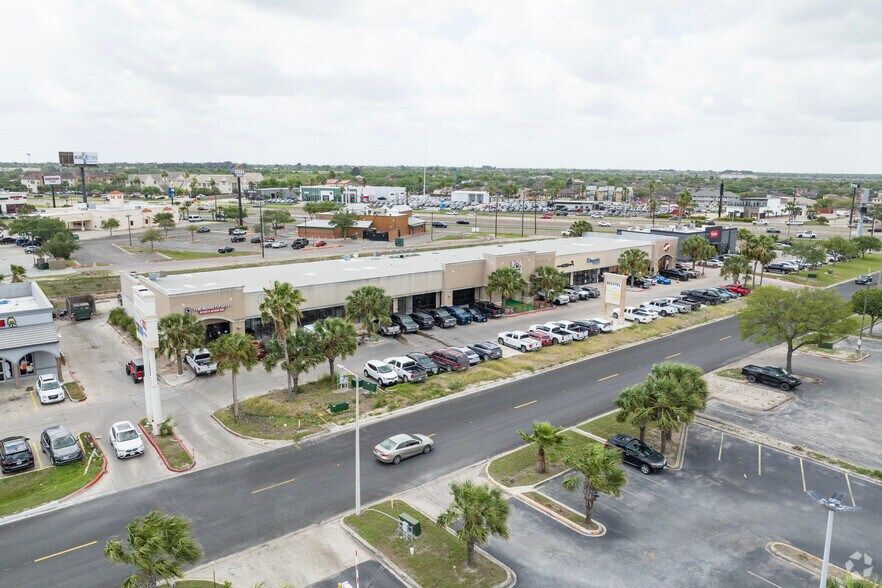 More Photos Of 568 Springmart Blvd, Brownsville Storefront For Lease