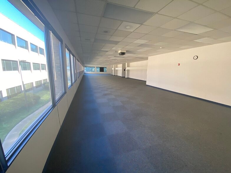 More Photos Of 4025 University Pky, Winston-Salem Unknown For Lease