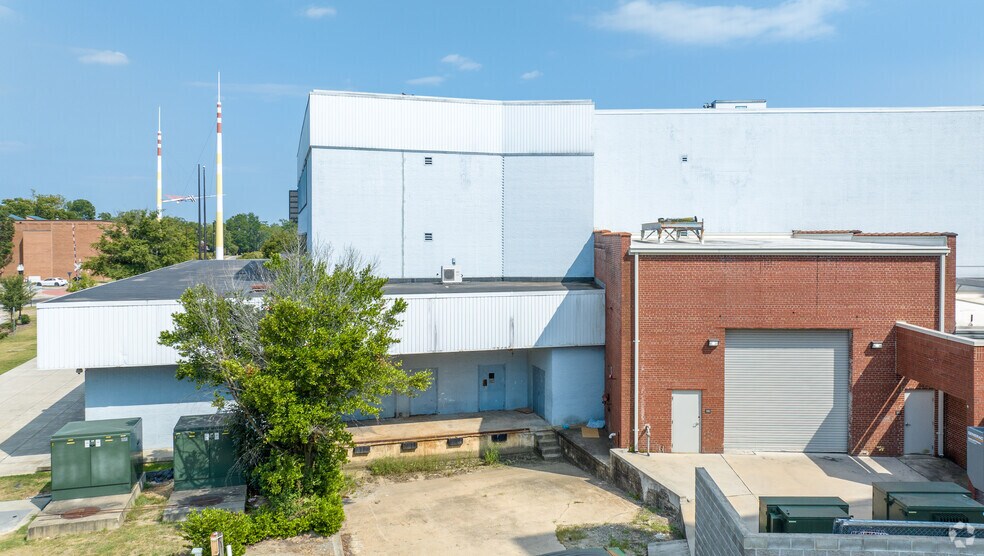 More Photos Of 421 Maiden Ln, Fayetteville Restaurant For Sale