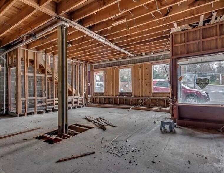 More Photos Of 42-44 Main St, Dallas Storefront Retail Residential For Sale