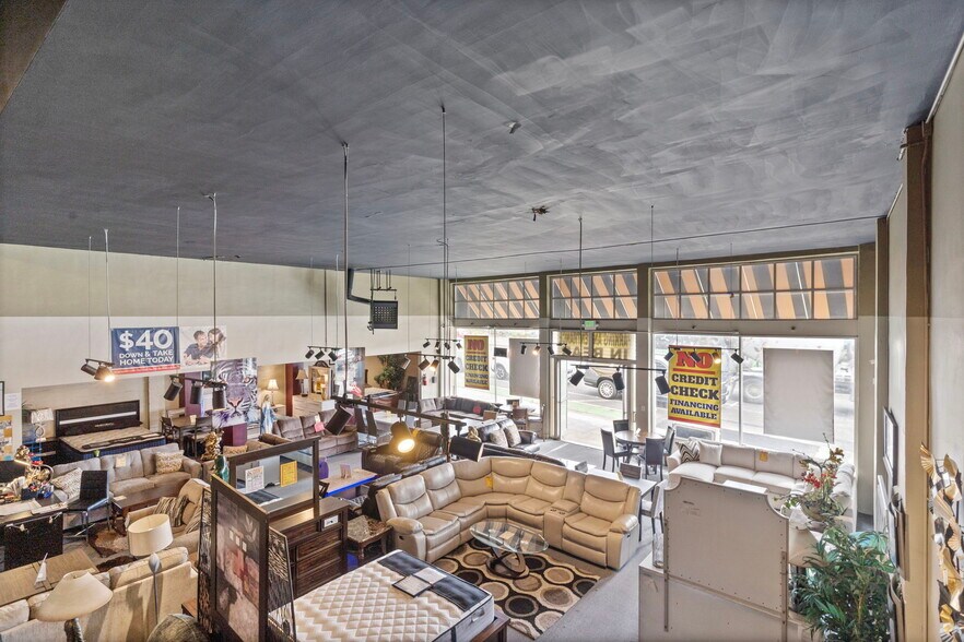 More Photos Of 305 Airport Blvd, South San Francisco Storefront For Sale