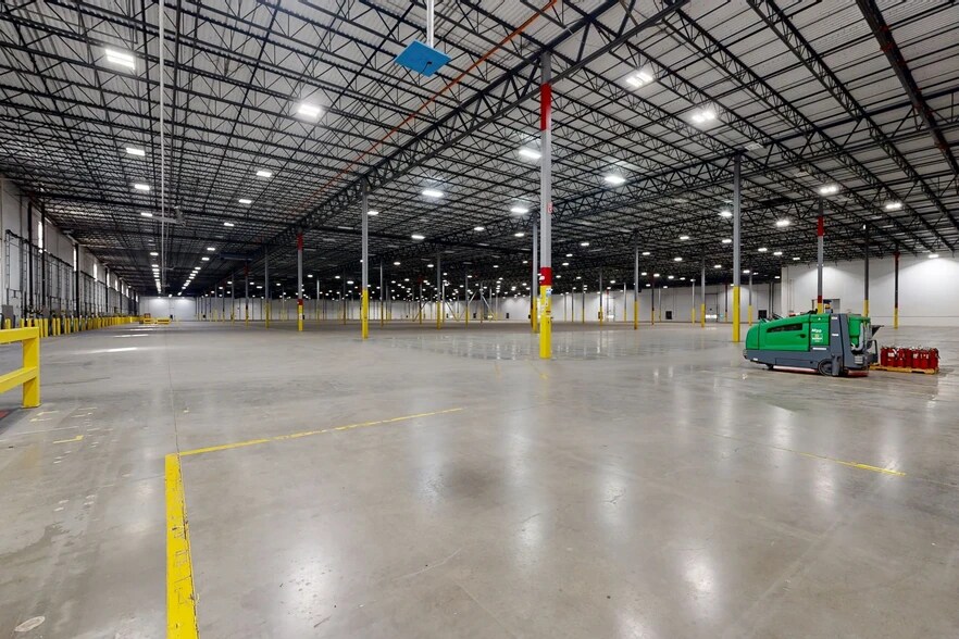 More Photos Of 3660 Deerpark Blvd S, Elkton Distribution For Lease