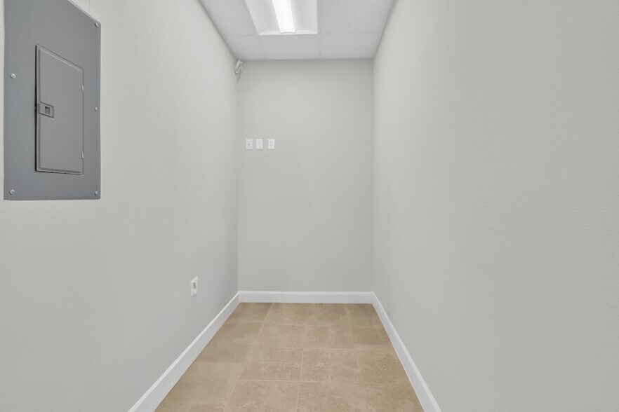 More Photos Of 8118 Fry Rd, Cypress Medical For Lease