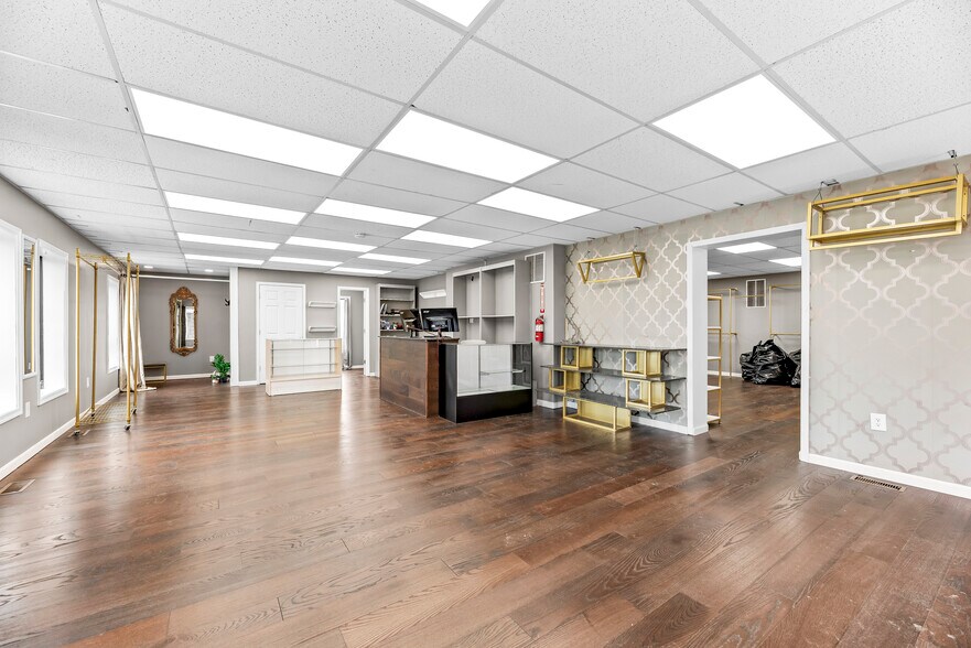 More Photos Of 10351 Southern Maryland Blvd, Dunkirk Office For Sale