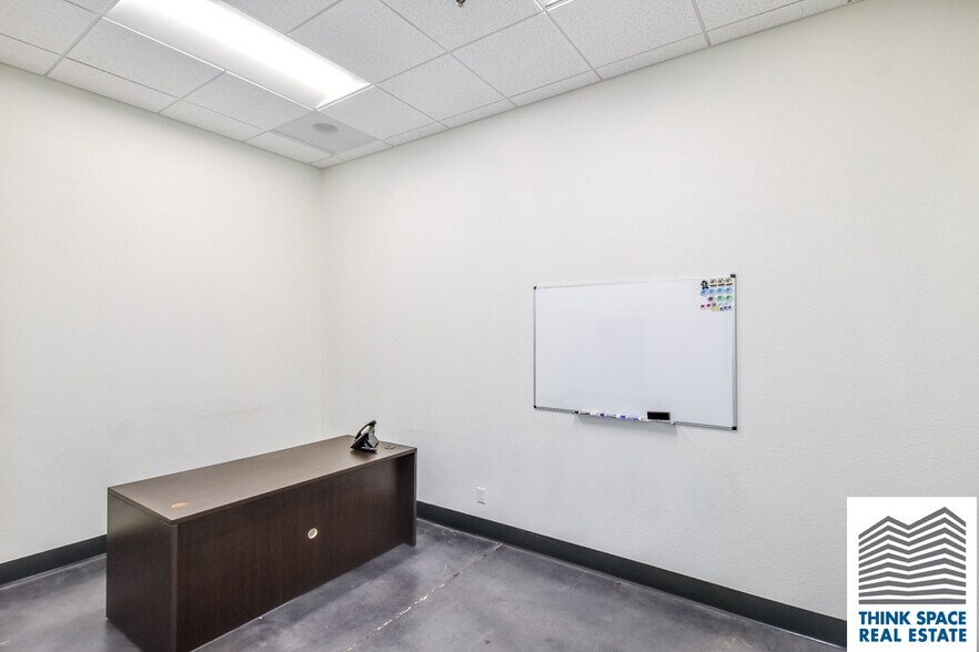 More Photos Of 9419 Mason Ave, Chatsworth Manufacturing For Lease