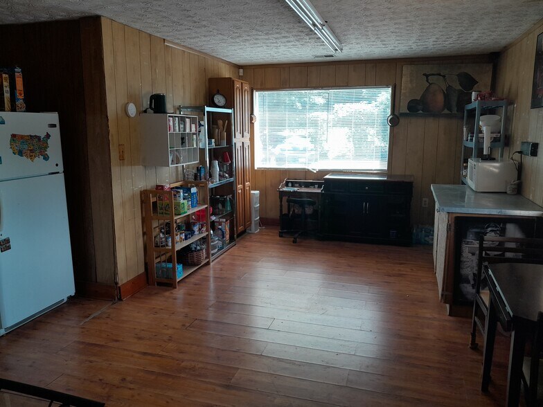 More Photos Of 9135 S Main St, Jonesboro Light Manufacturing For Sale