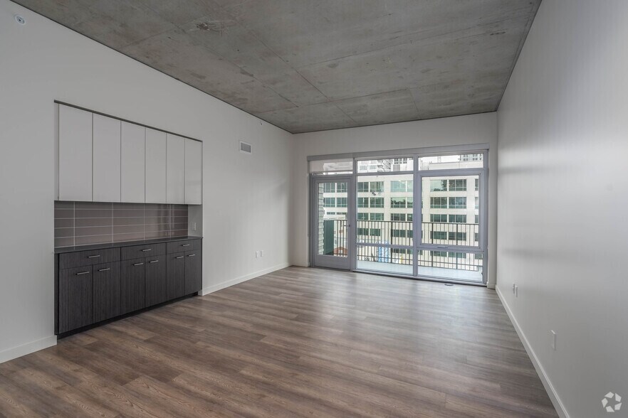 More Photos Of 2315 4th Ave, Seattle Multifamily For Sale