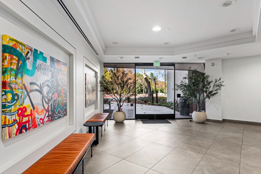 More Photos Of 5000 N Parkway Calabasas, Calabasas Unknown For Lease