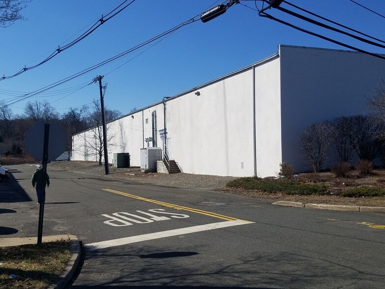 More Photos Of 59 Greenwood Ave, Midland Park Warehouse For Lease