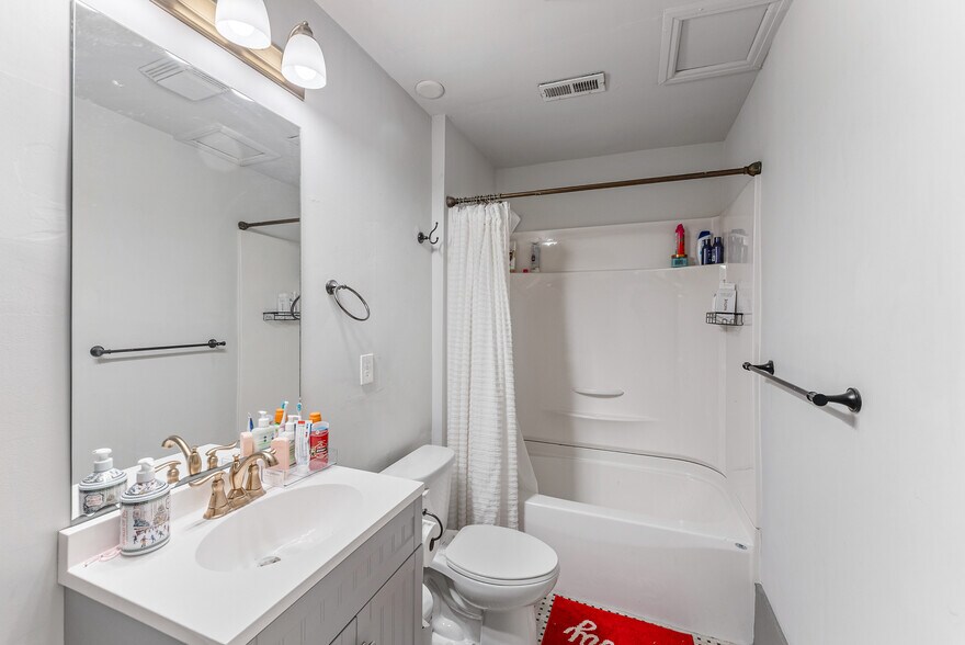 More Photos Of 1415 Highland Ave, Knoxville Multifamily For Sale