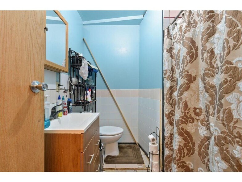 More Photos Of 2110 1st Ave S, Minneapolis Apartments For Sale