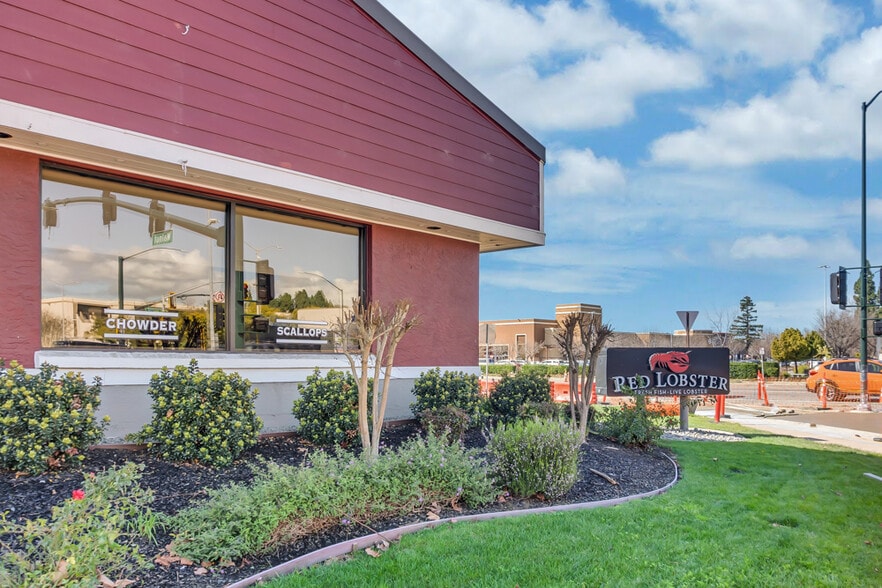 More Photos Of 39401 Fremont Blvd, Fremont Restaurant For Sale