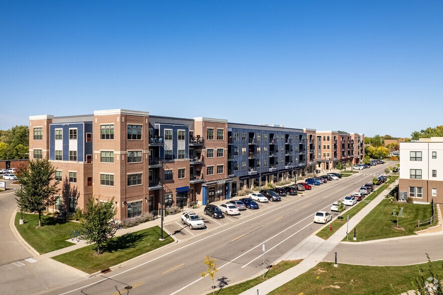 More Photos Of 2418 Winnebago St, Madison Apartments For Lease