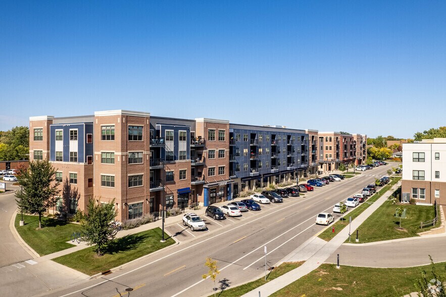 More Photos Of 2418 Winnebago St, Madison Apartments For Lease