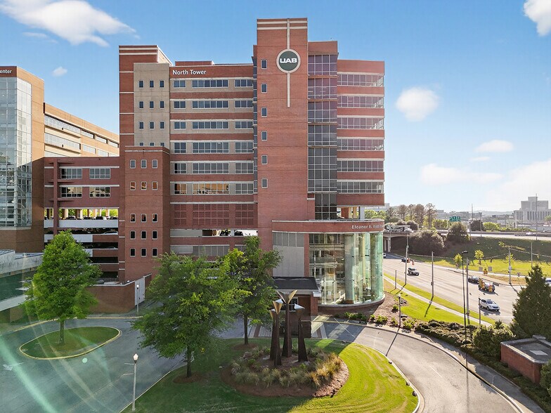 More Photos Of 800 Saint Vincents Dr, Birmingham Medical For Lease