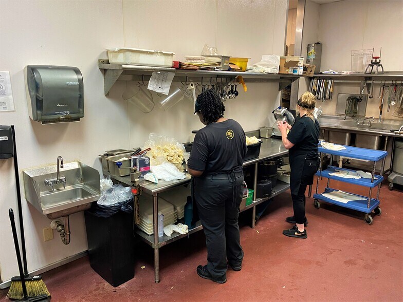 More Photos Of 3355 Patriot Pky, Sumter Restaurant For Sale