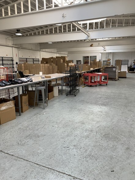 More Photos Of 482 Glenbrook Rd, Stamford Manufacturing For Lease