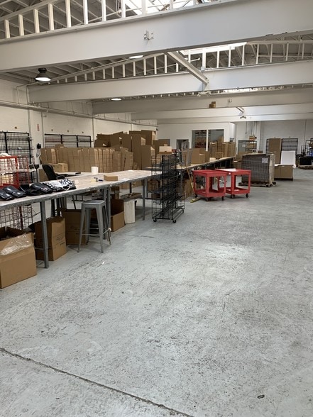 More Photos Of 482 Glenbrook Rd, Stamford Manufacturing For Lease