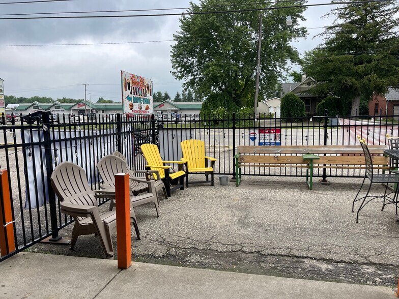 More Photos Of 4397 Main St, Brown City Bar For Sale