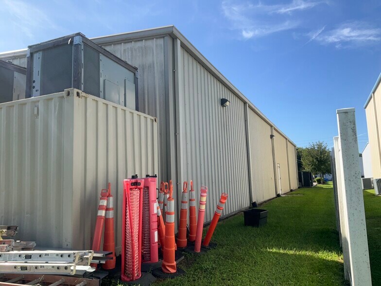 More Photos Of 11607 Prospect Dr, Odessa Manufacturing For Sale